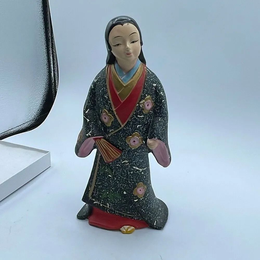 Vintage “Kyoto Classic”  ceramic geisha figurine.